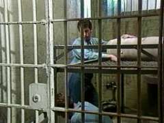 Gloryhole im Gay Knast