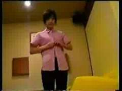 chef legt thailändische angestellte flach