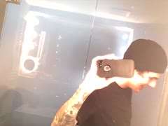 Deutsche Weiber werden angepisst